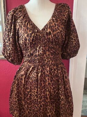 Womens Old Navy Leopard Print Mini Dress   Vneck size small petite
